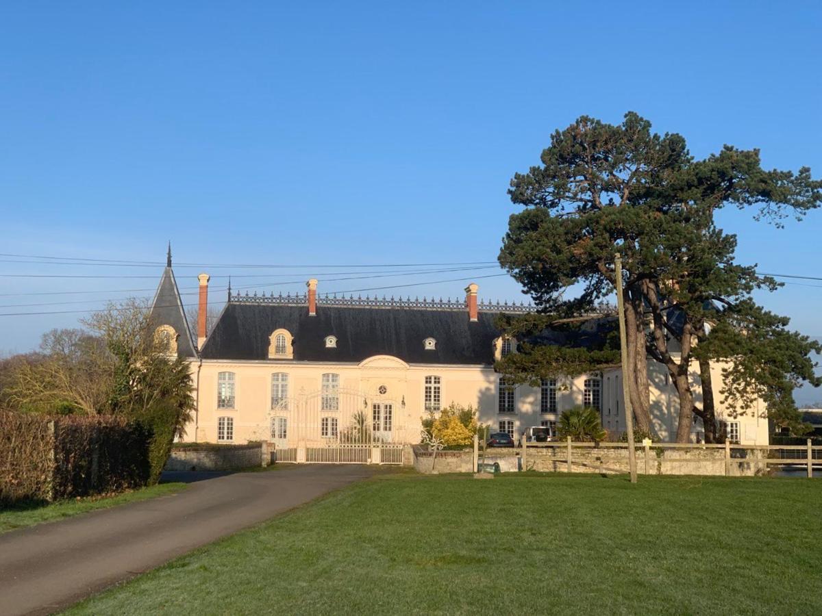 Les Douves Duplex 5 Personnes Lumineux Avec Jardin Et Terrasse Amenagee , Vue Sur Chateau A 5Mn De La Mer, Proche Omaha Beach Et Bayeux Commes Bagian luar foto
