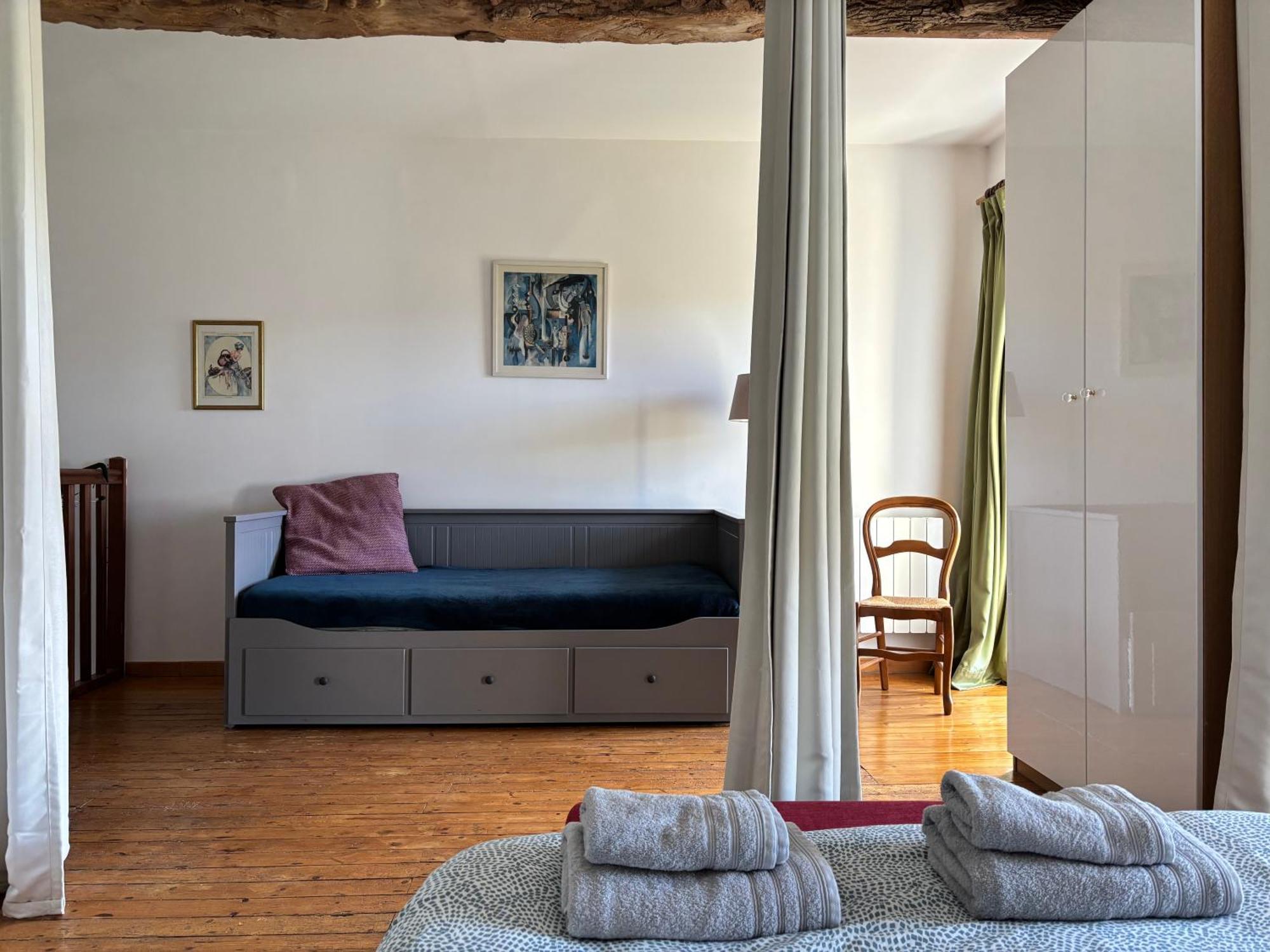 Les Douves Duplex 5 Personnes Lumineux Avec Jardin Et Terrasse Amenagee , Vue Sur Chateau A 5Mn De La Mer, Proche Omaha Beach Et Bayeux Commes Bagian luar foto