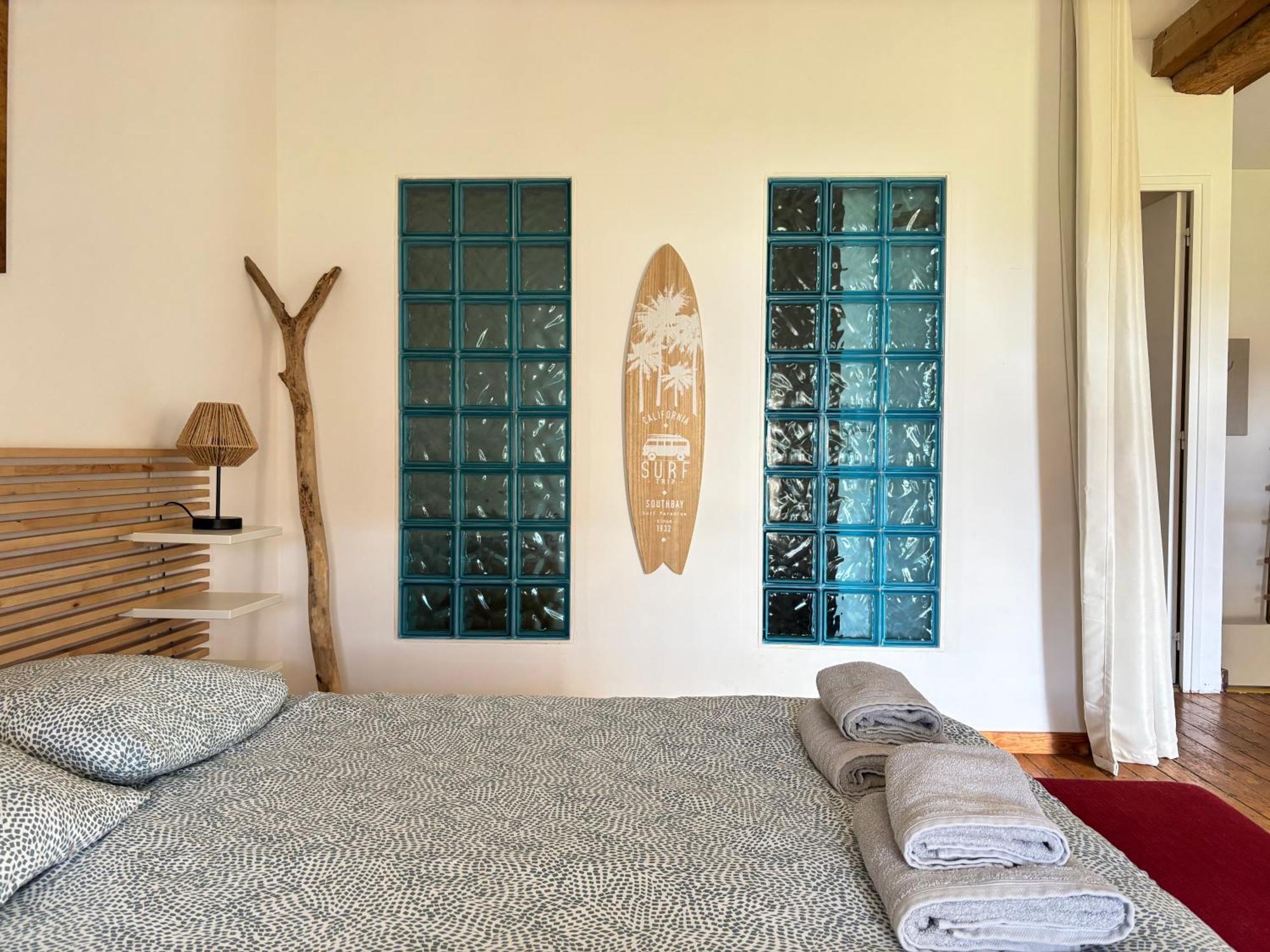 Les Douves Duplex 5 Personnes Lumineux Avec Jardin Et Terrasse Amenagee , Vue Sur Chateau A 5Mn De La Mer, Proche Omaha Beach Et Bayeux Commes Bagian luar foto
