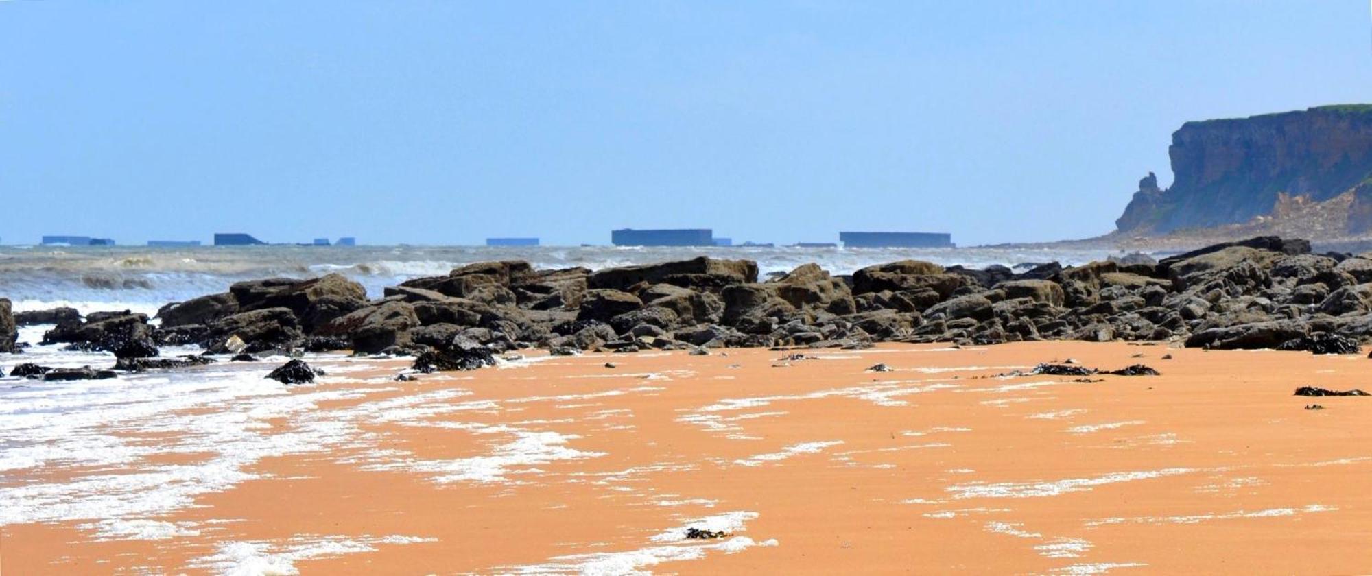 Les Douves Duplex 5 Personnes Lumineux Avec Jardin Et Terrasse Amenagee , Vue Sur Chateau A 5Mn De La Mer, Proche Omaha Beach Et Bayeux Commes Bagian luar foto